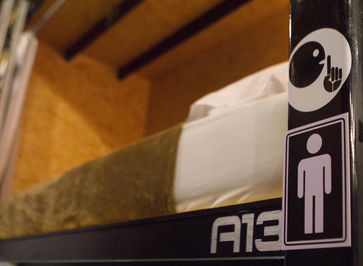 Eco Box Hostel ฟลอเรียนอโปลิส ภายนอก รูปภาพ