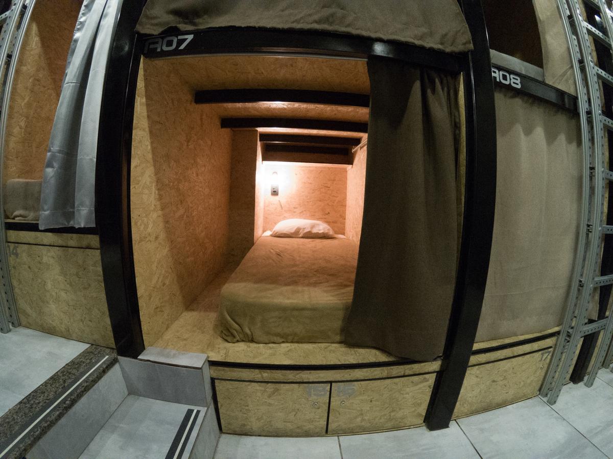 Eco Box Hostel ฟลอเรียนอโปลิส ภายนอก รูปภาพ