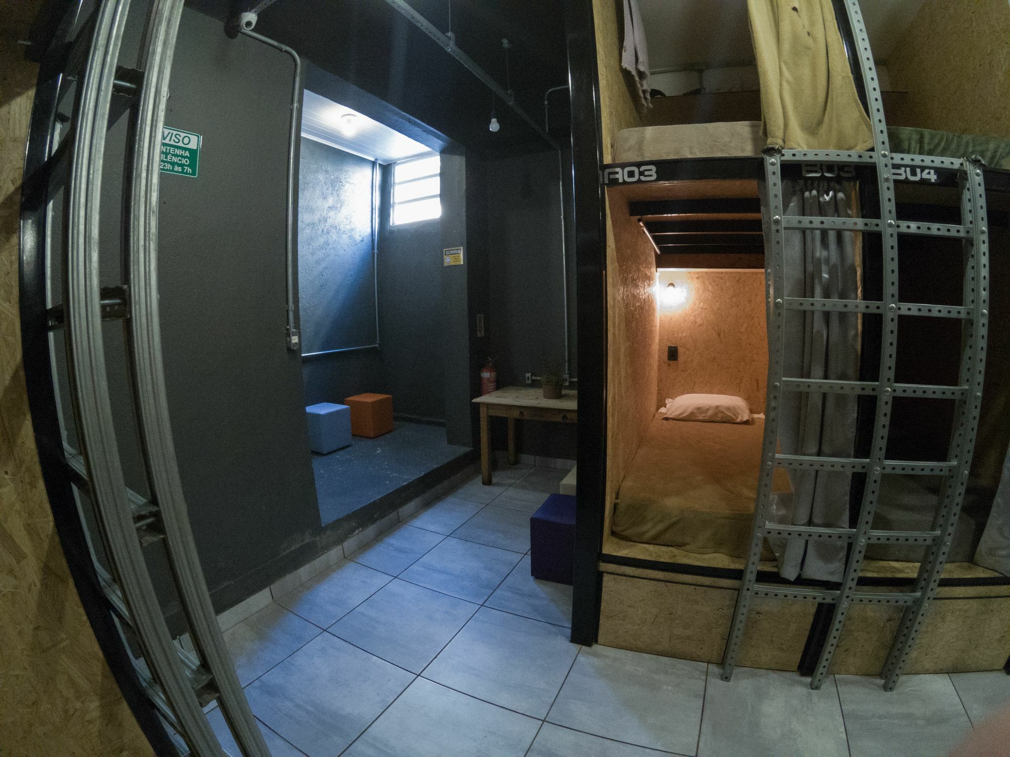 Eco Box Hostel ฟลอเรียนอโปลิส ภายนอก รูปภาพ